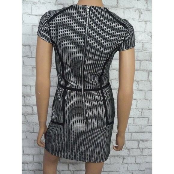 $253 Parker Black Ivory Jacquard Knit Dia Sheath Dress with Piping Small NWT - Picture 9 of 9